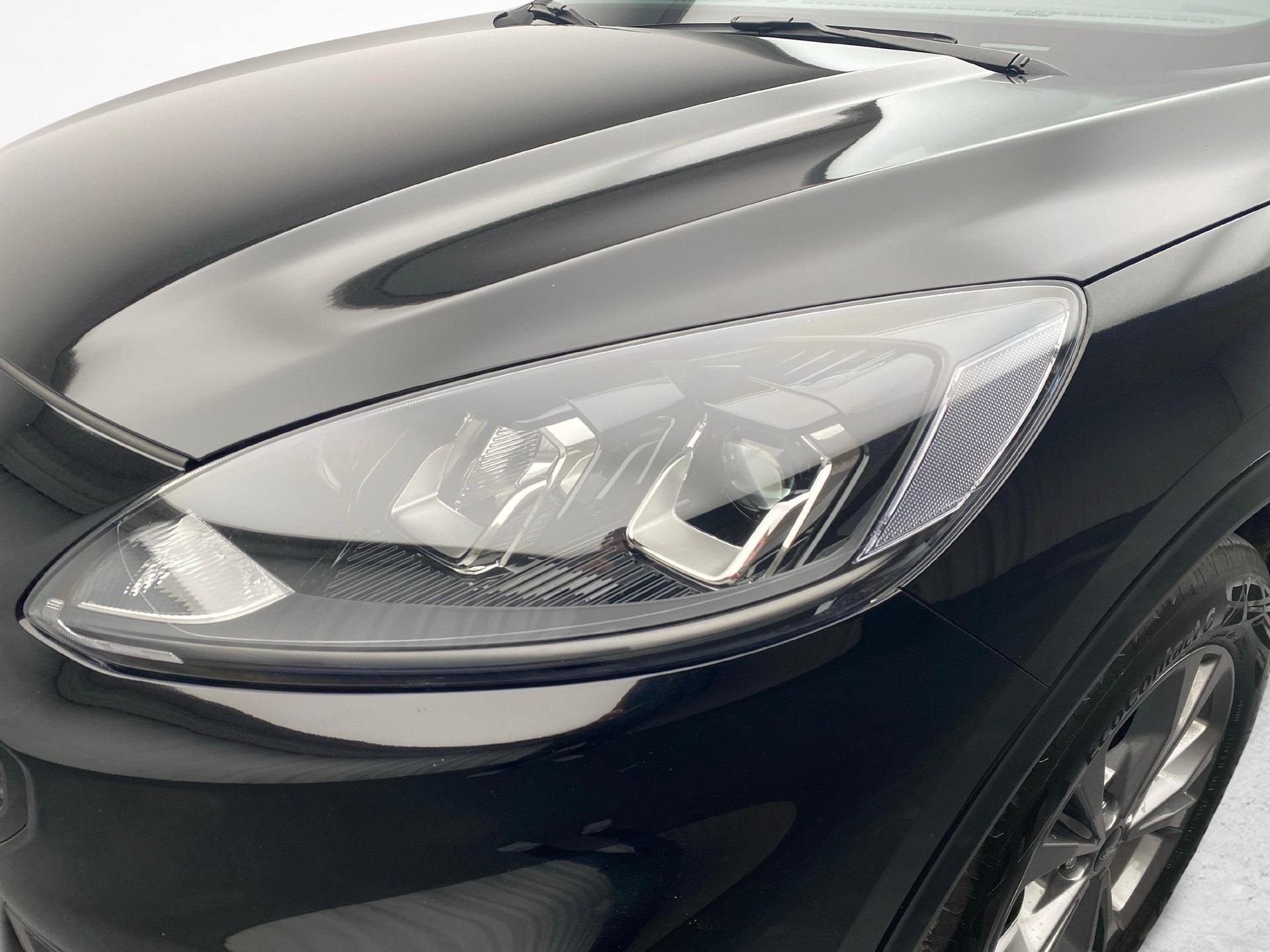 FORD Kuga 2.5 Plug-in Hybrid ST-Line-image-17