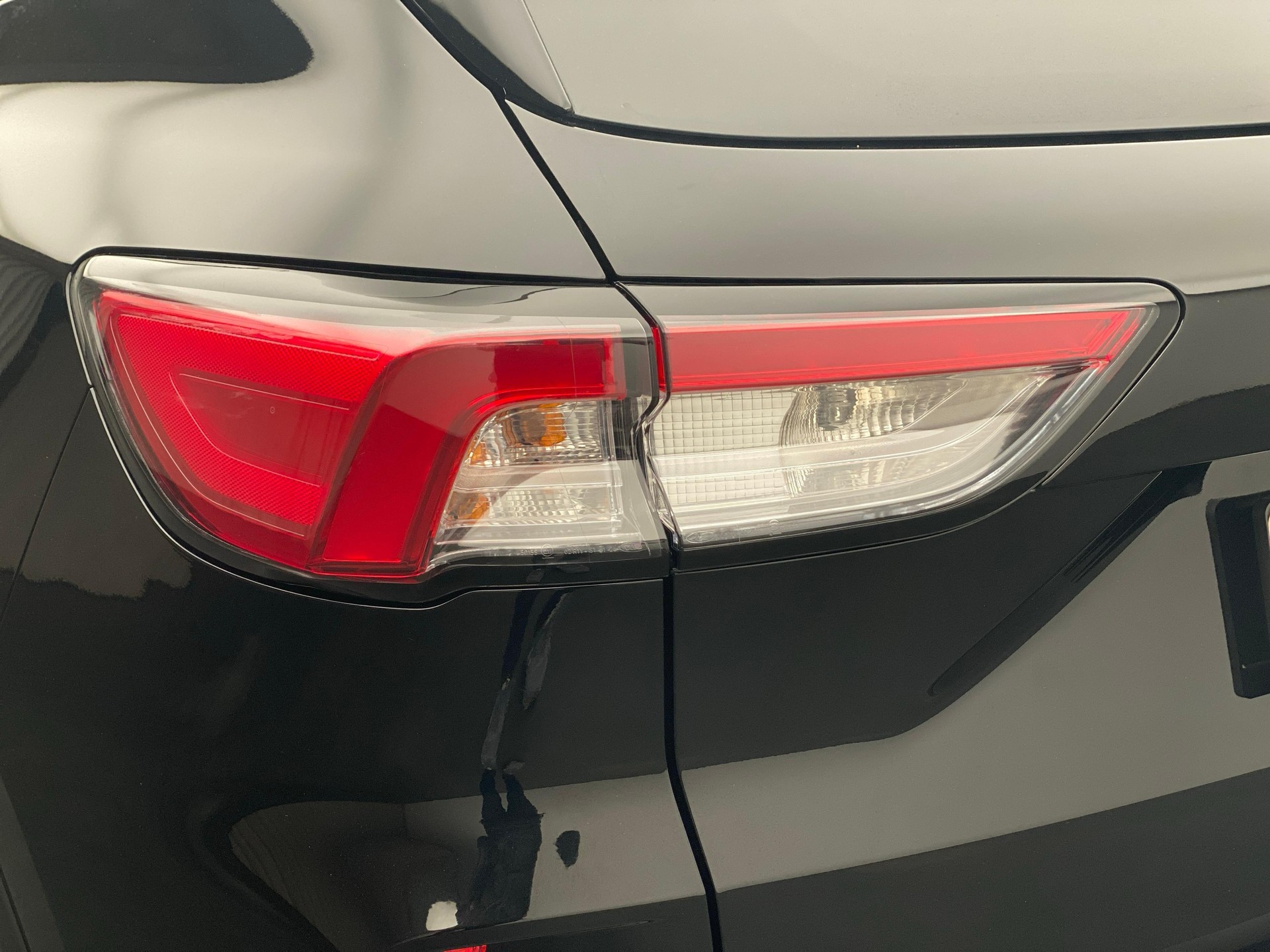 FORD Kuga 2.5 Plug-in Hybrid ST-Line-image-18