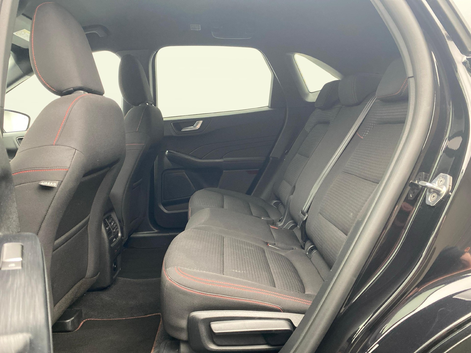 FORD Kuga 2.5 Plug-in Hybrid ST-Line-image-4