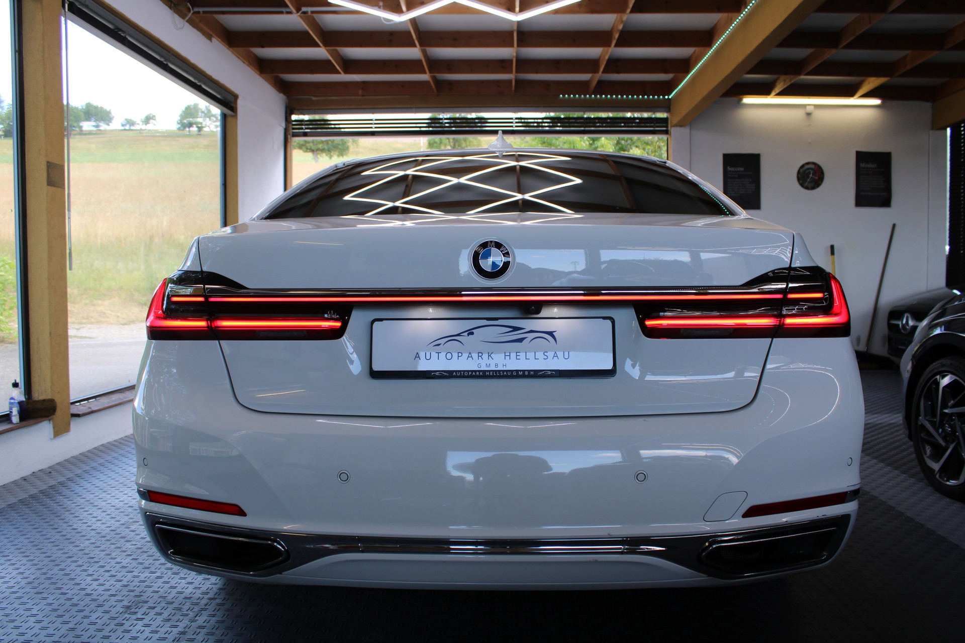 BMW 730d xDrive Steptronic-image-3