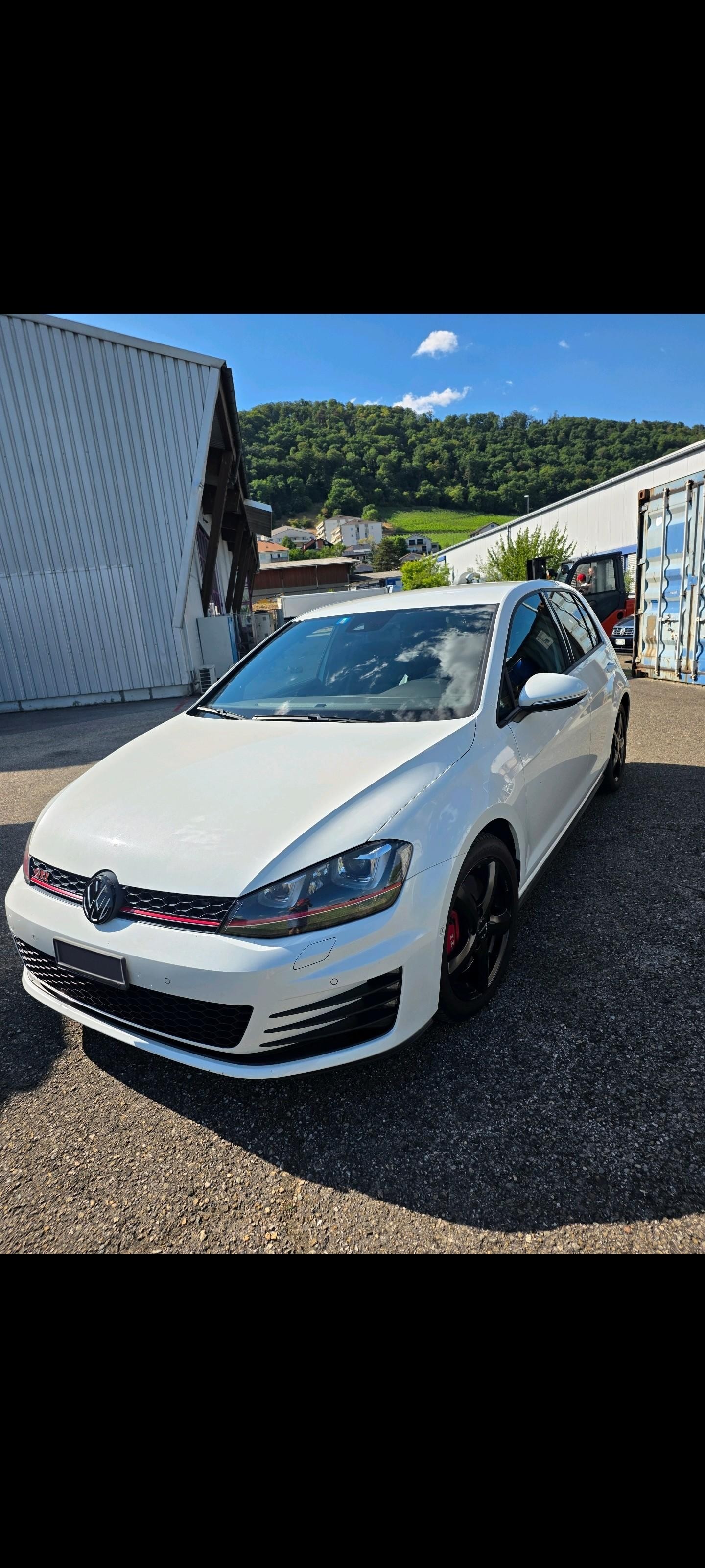 VW 2.0 TSI GTI Performance DSG-image-0