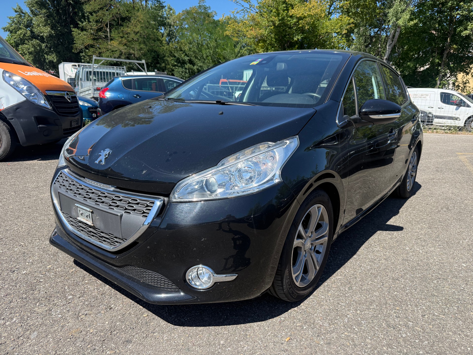 PEUGEOT 208 1.6 VTI Allure-image-0