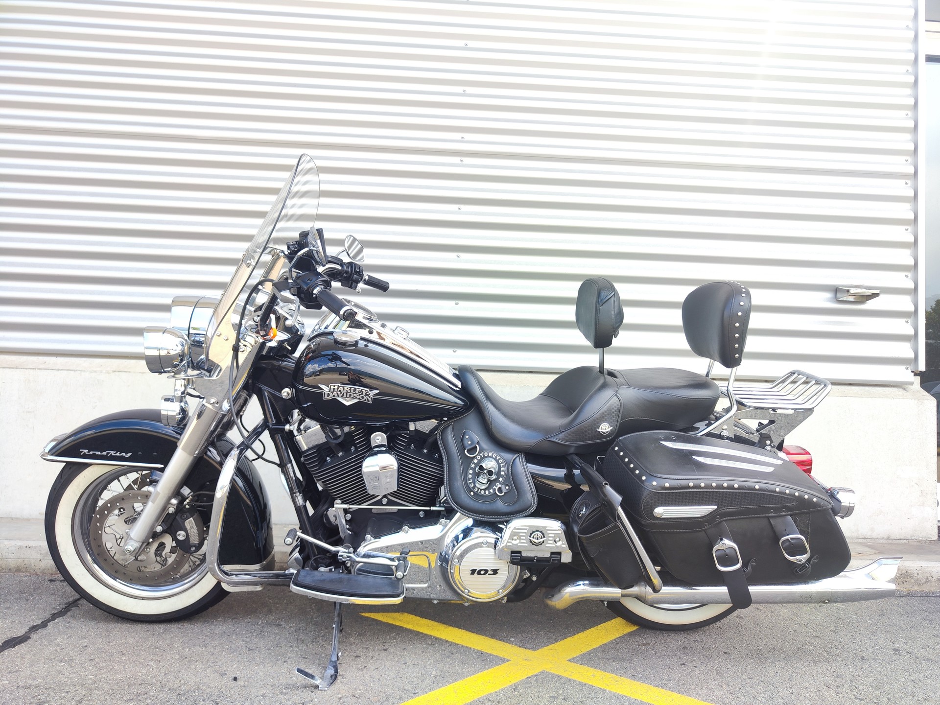 HARLEY-DAVIDSON FLHRC Road King Classic 103 ABS-showroom-element-1