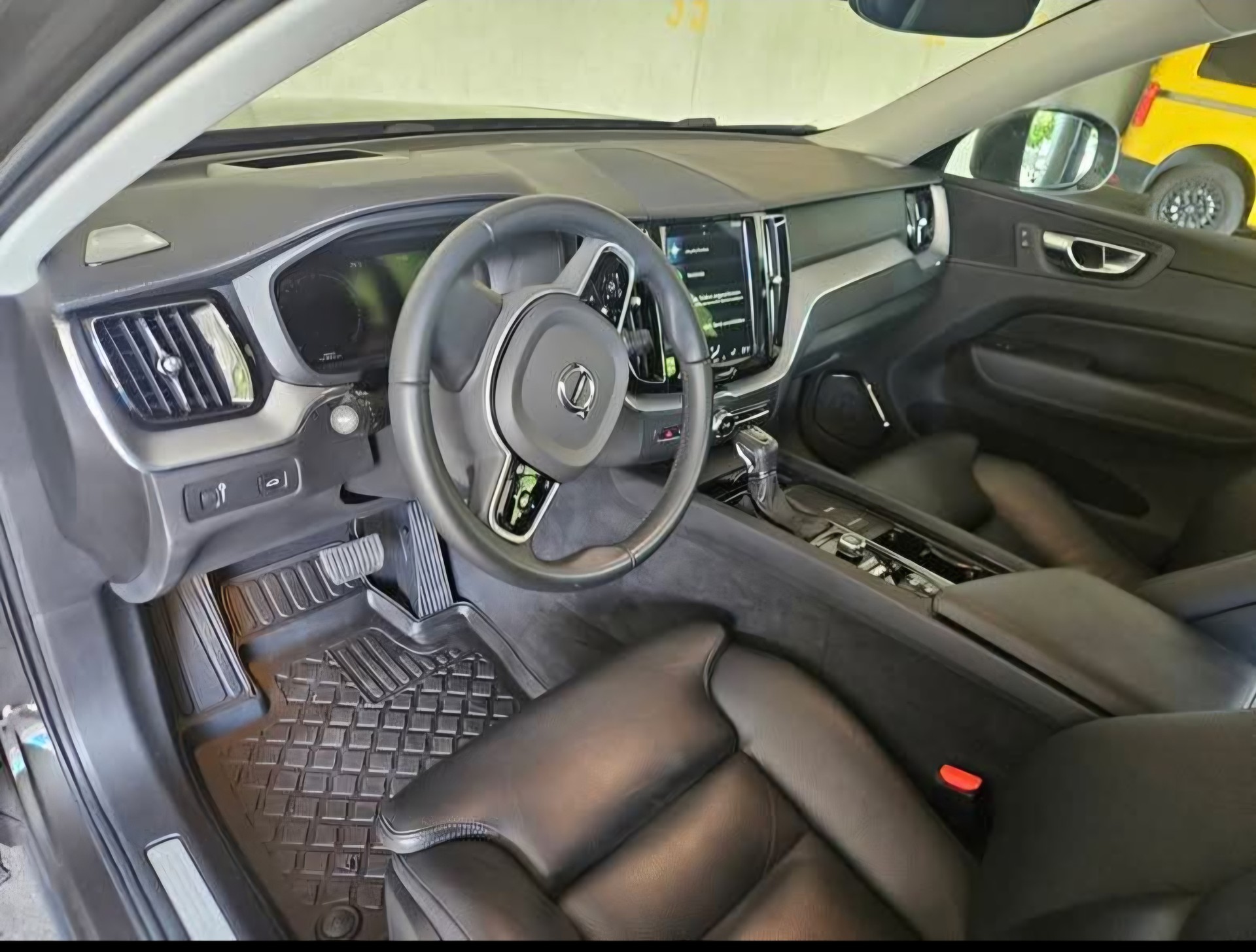 VOLVO 2.0 T5 Inscription-image-3