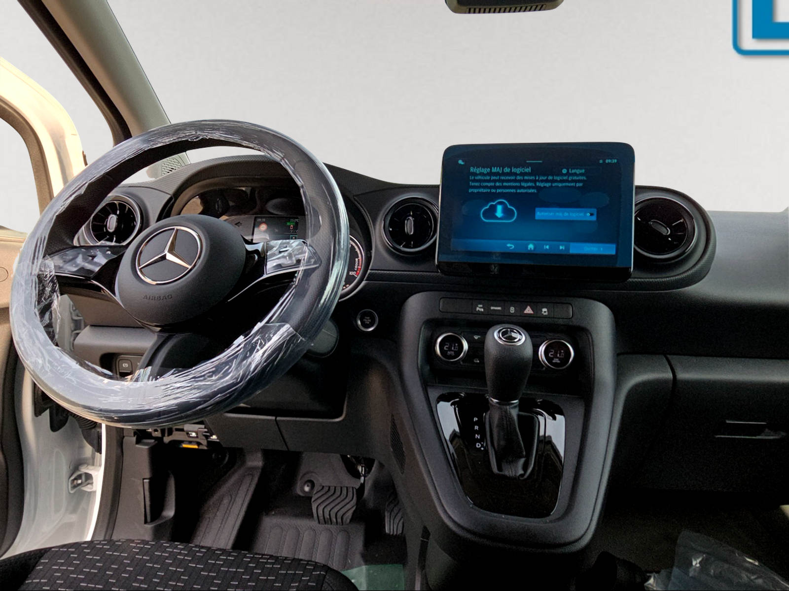 MERCEDES-BENZ eCitan 45kWh Worker Pro-image-5