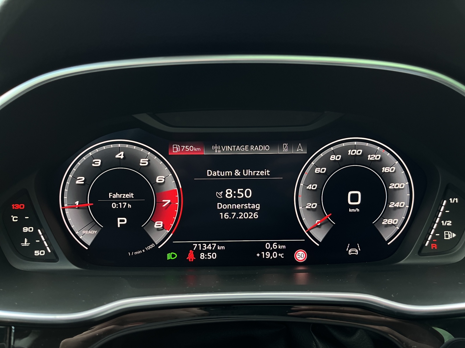 AUDI Q3 35 TFSI S line Attraction S-tronic-image-14