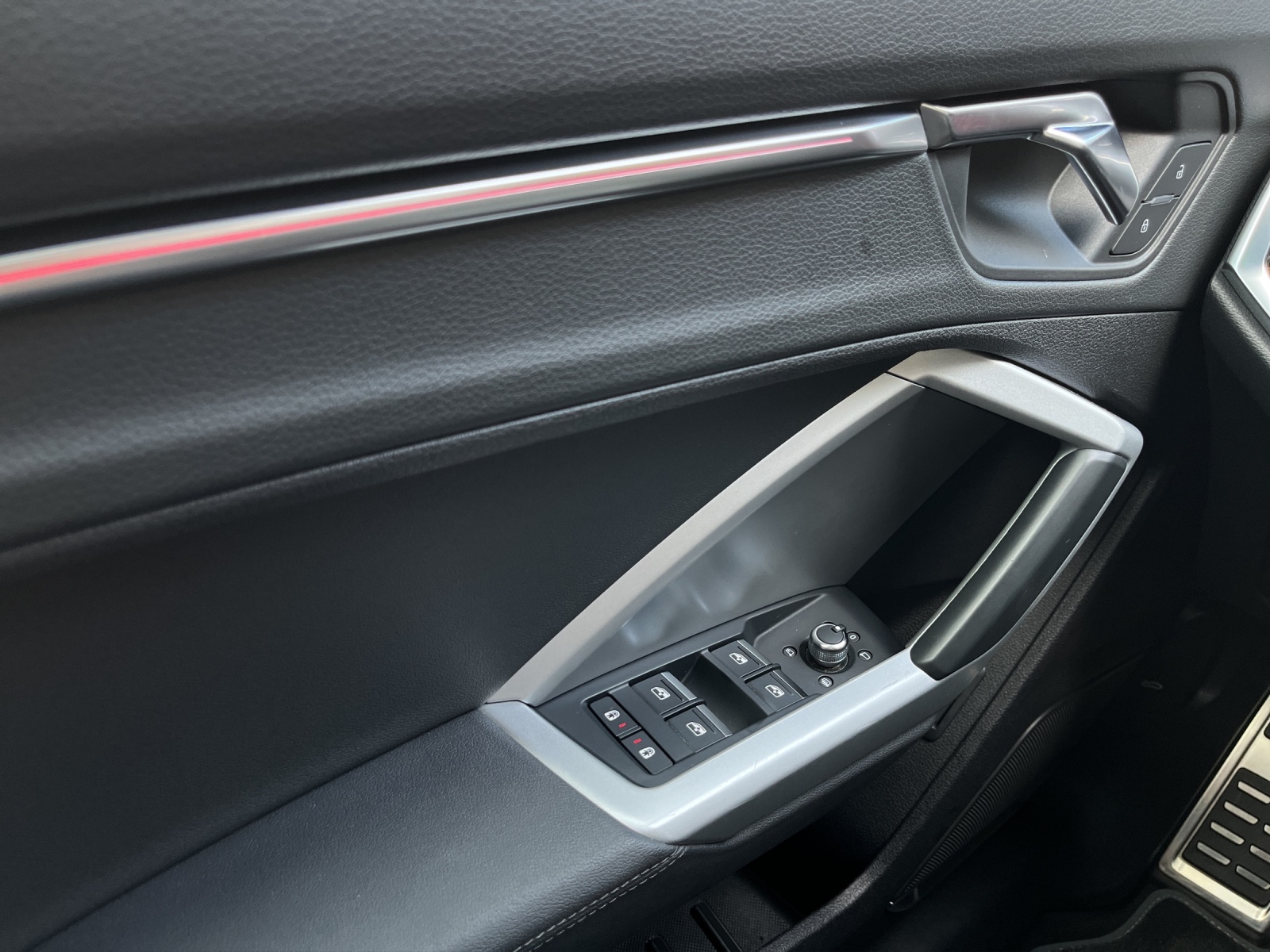 AUDI Q3 35 TFSI S line Attraction S-tronic-image-13