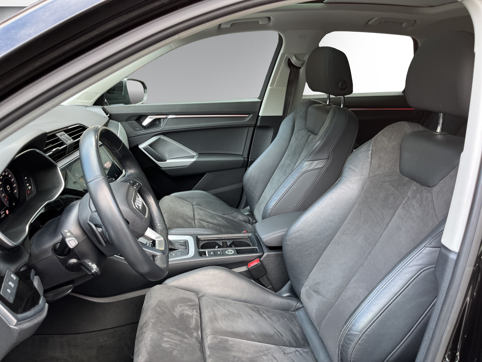 AUDI Q3 35 TFSI S line Attraction S-tronic-image-8