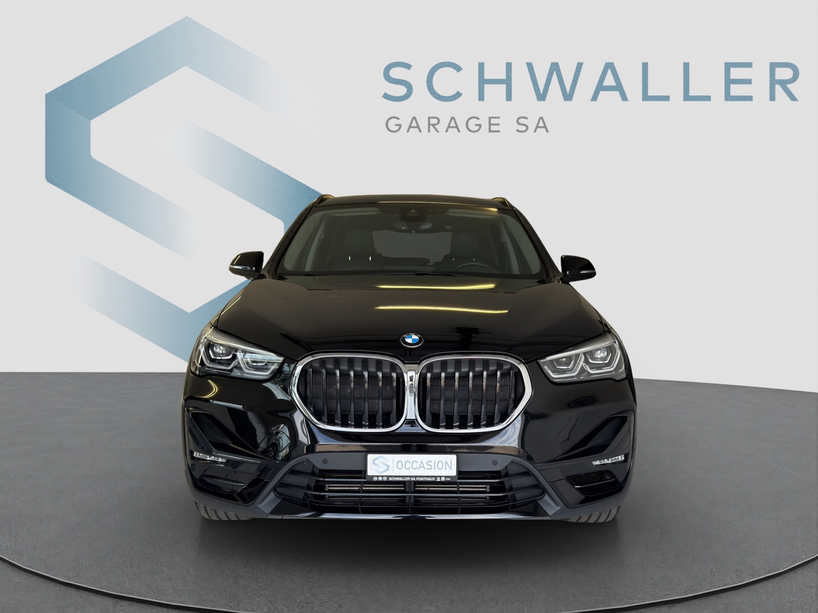 BMW X1 18i sDrive-image-1