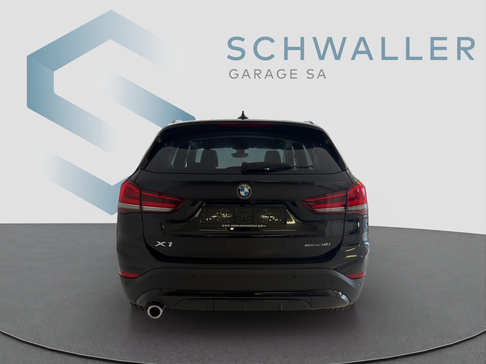 BMW X1 18i sDrive-image-4