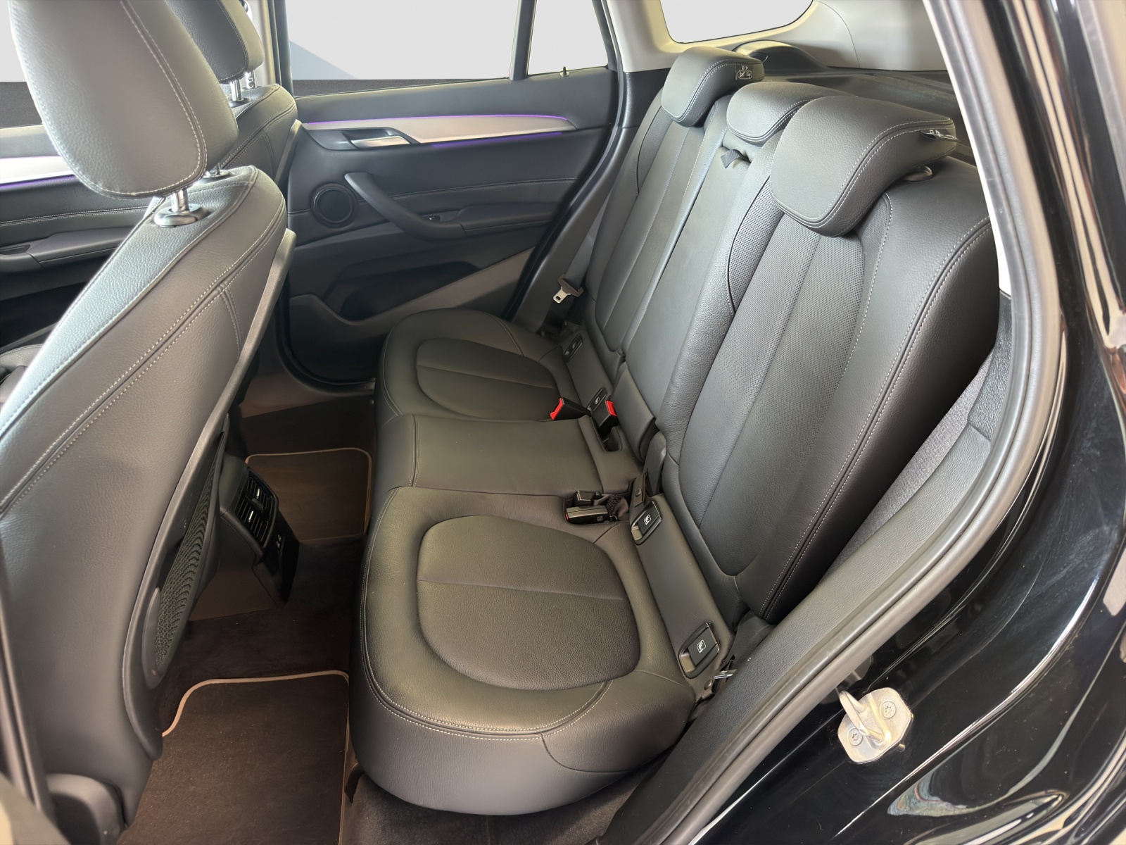 BMW X1 18i sDrive-image-7