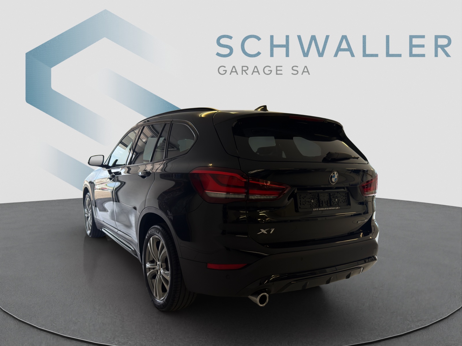 BMW X1 18i sDrive-image-5