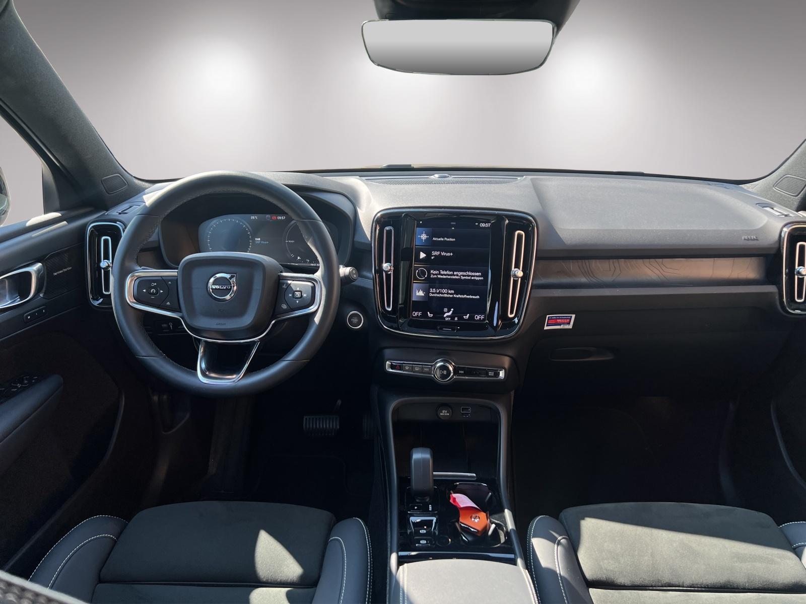 VOLVO XC40 1.5 T5 PiH Ultimate Bright-image-9