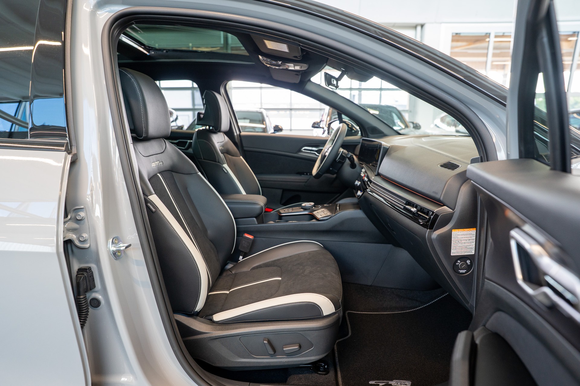 KIA Sportage 1.6T-GDi PHEV GT-Line Power Edition A / Panorama-Schiebedach-image-14