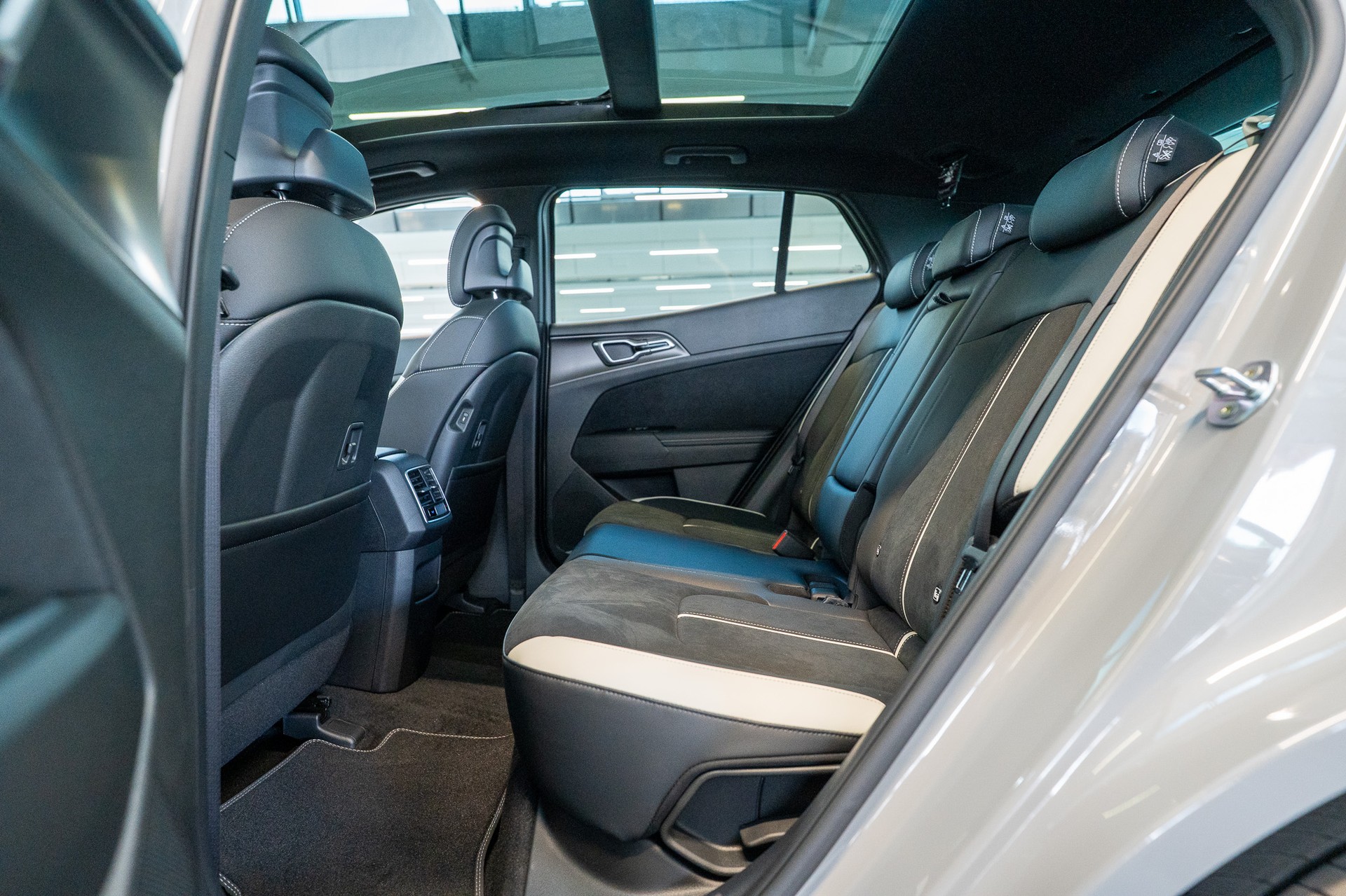 KIA Sportage 1.6T-GDi PHEV GT-Line Power Edition A / Panorama-Schiebedach-image-12