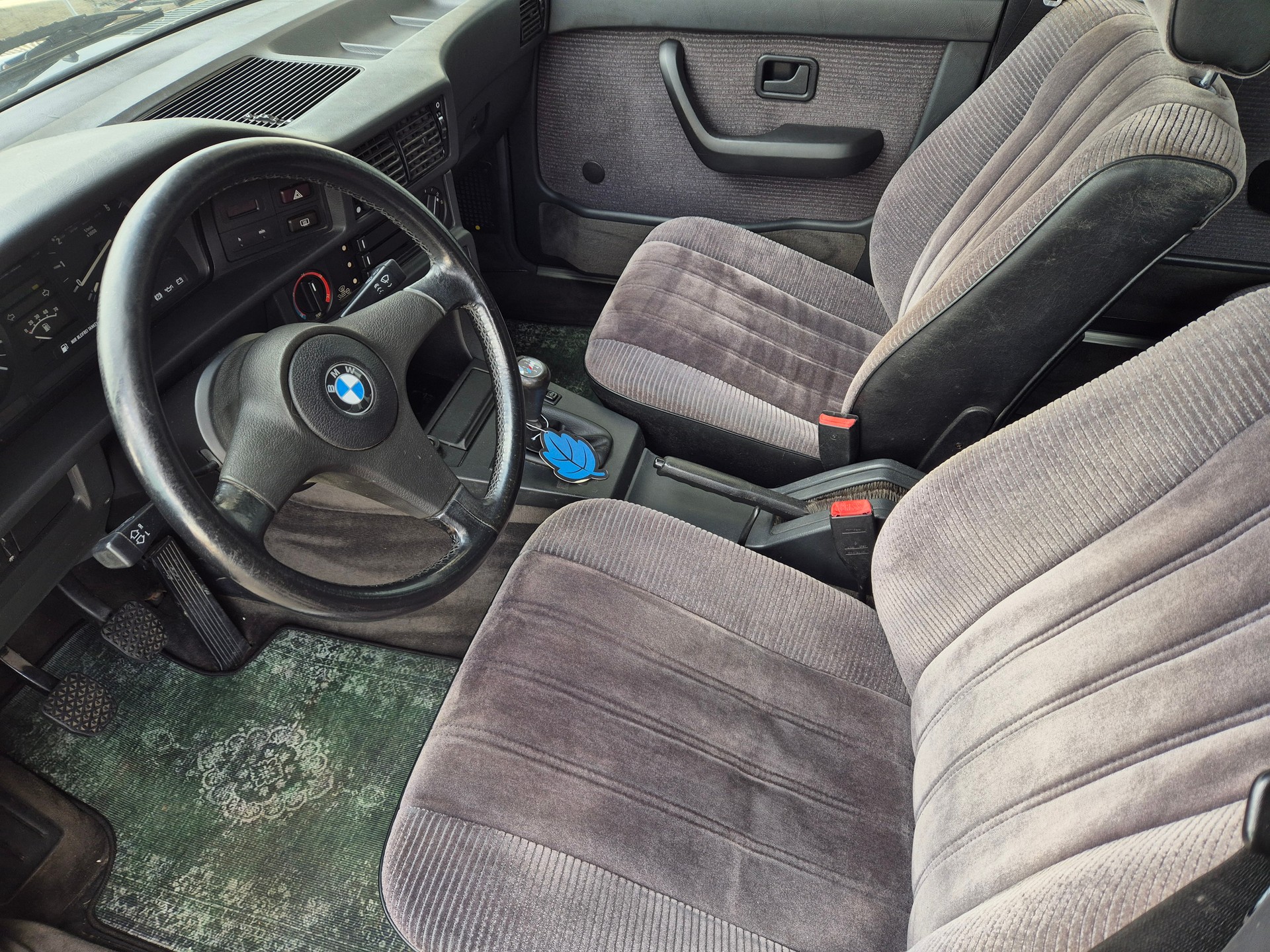 BMW 520i Edition-image-12