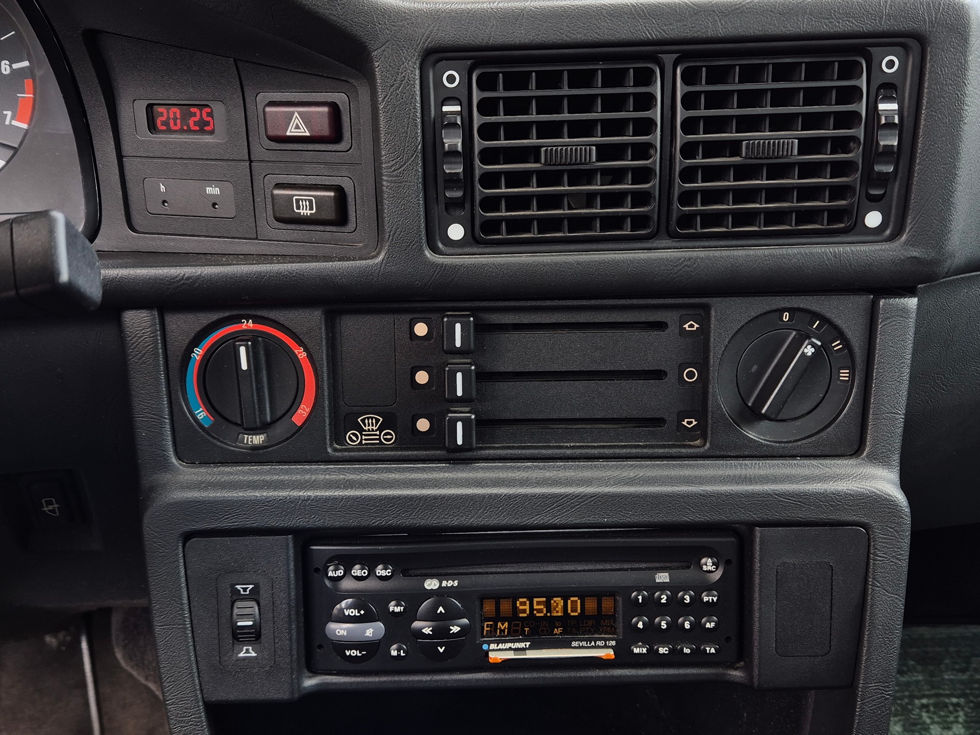 BMW 520i Edition-image-20