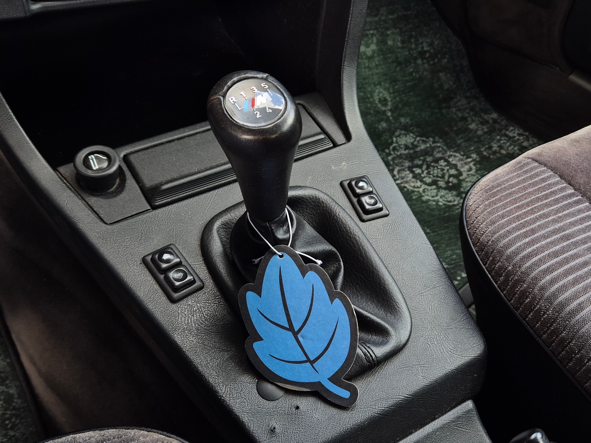 BMW 520i Edition-image-19