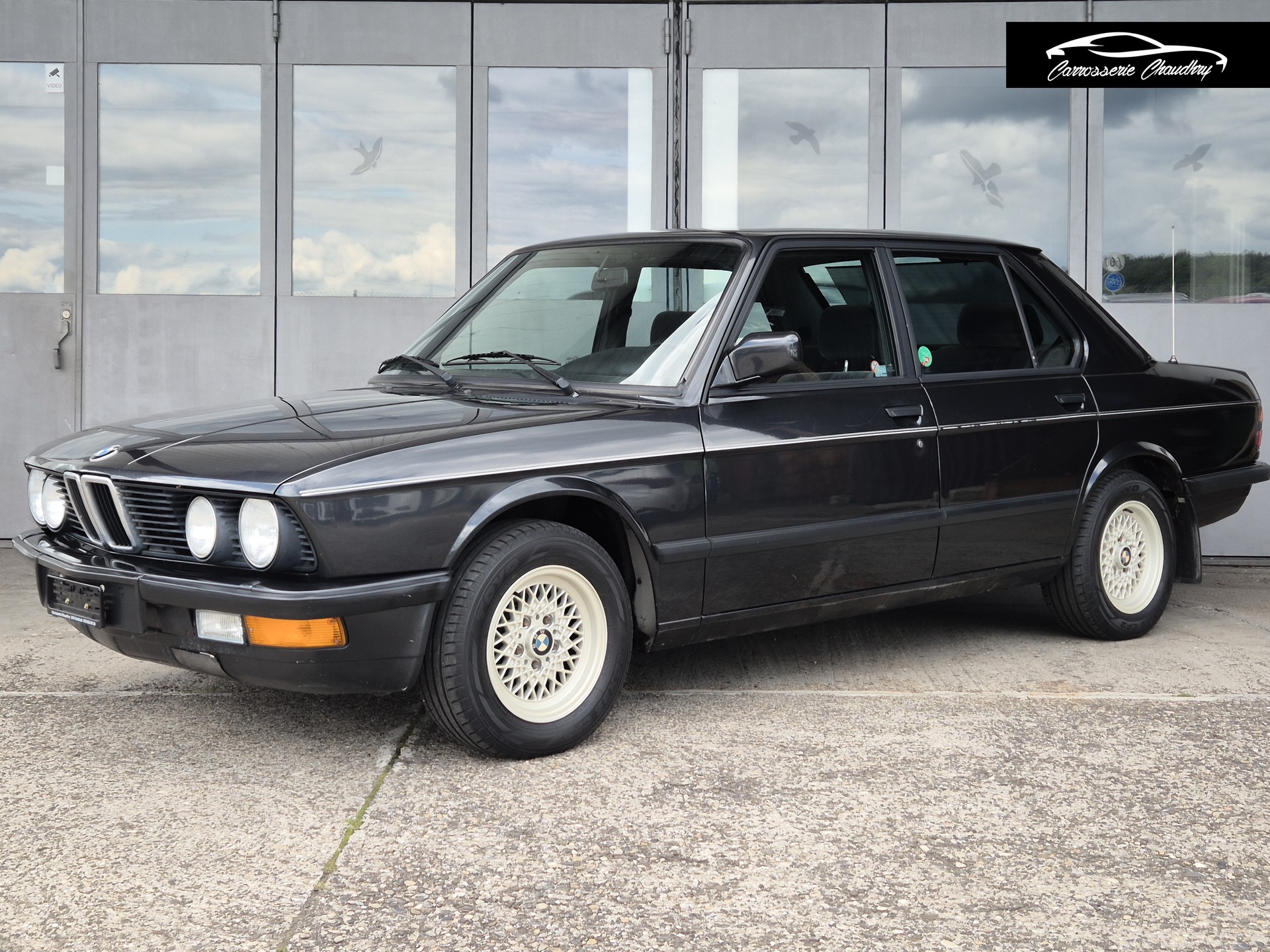 BMW 520i Edition-image-1