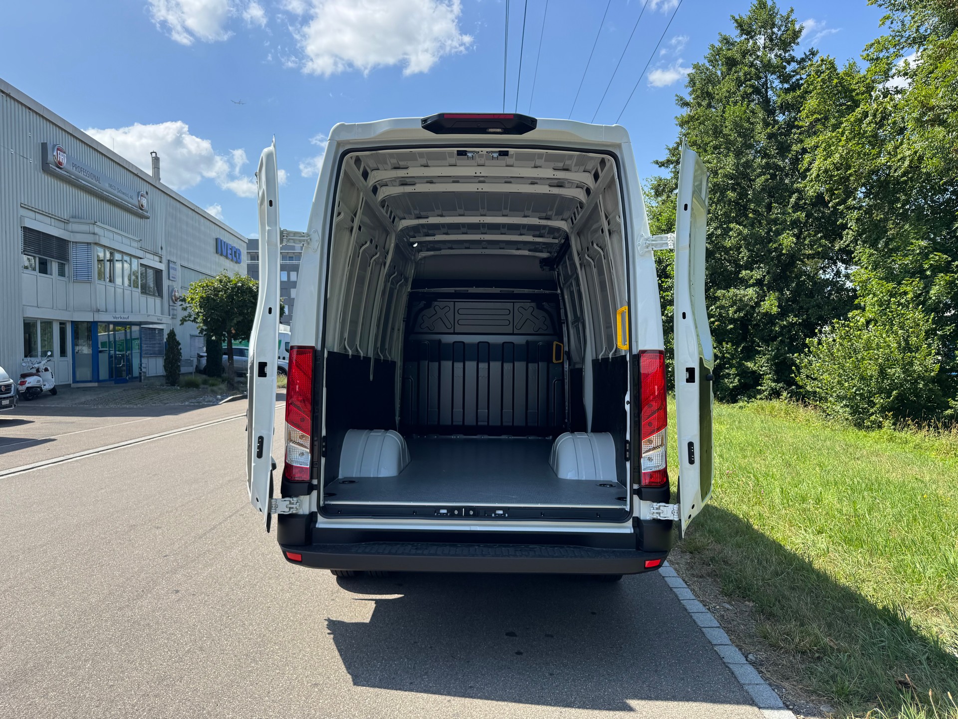 IVECO Daily 35C16BA8 V-image-2