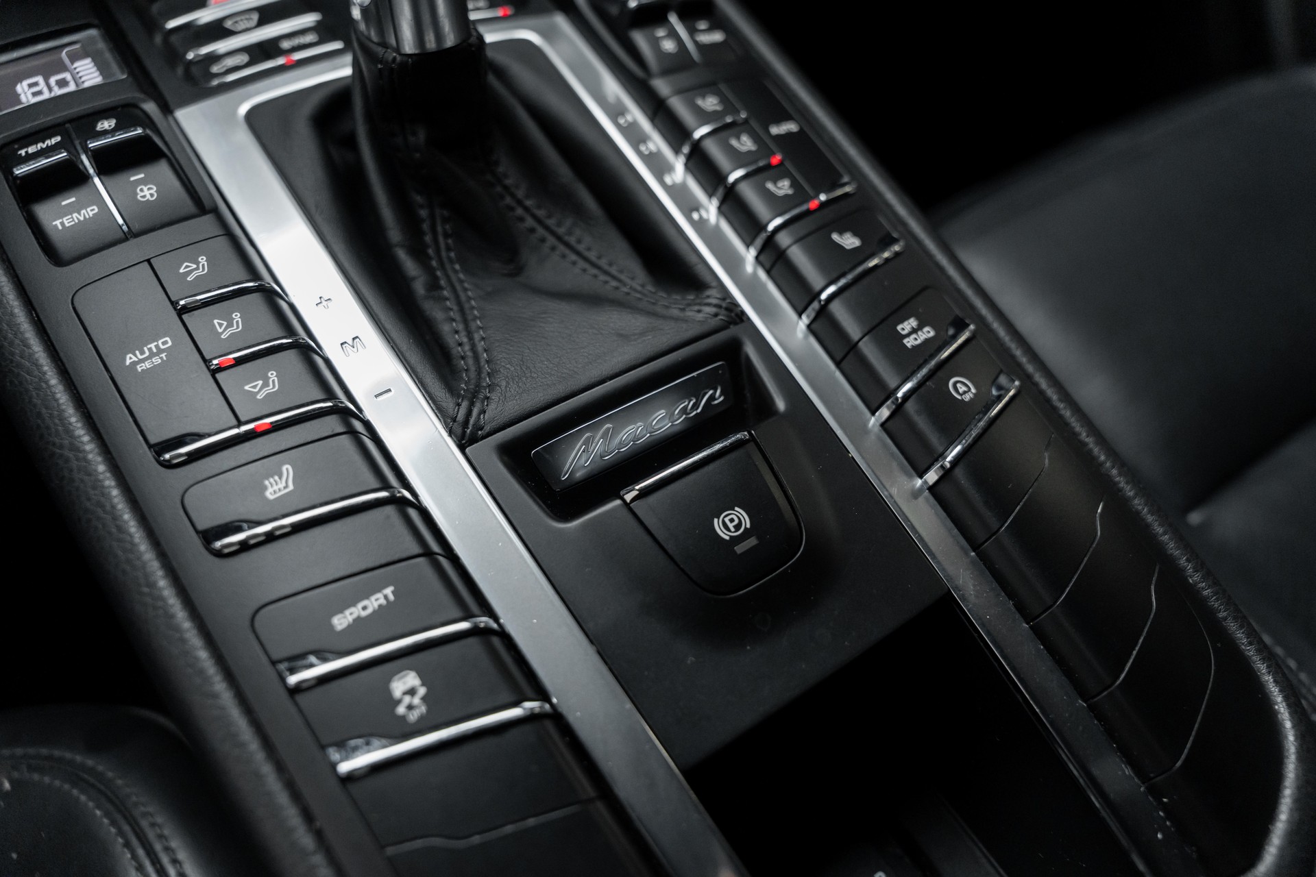 PORSCHE Macan S Diesel PDK-image-13
