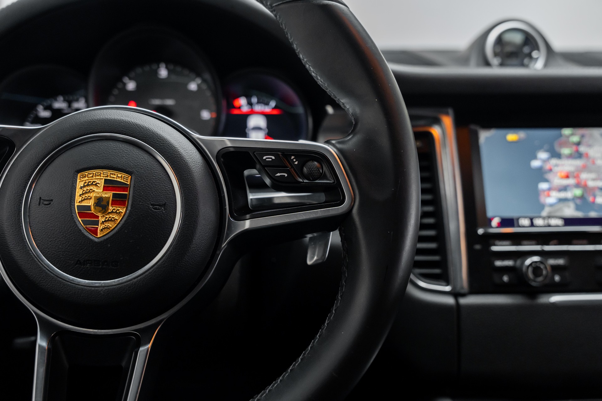 PORSCHE Macan S Diesel PDK-image-19