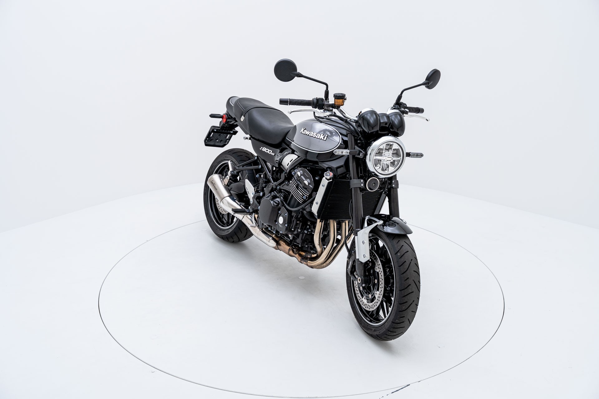 KAWASAKI Z 900 RS-showroom-element-1