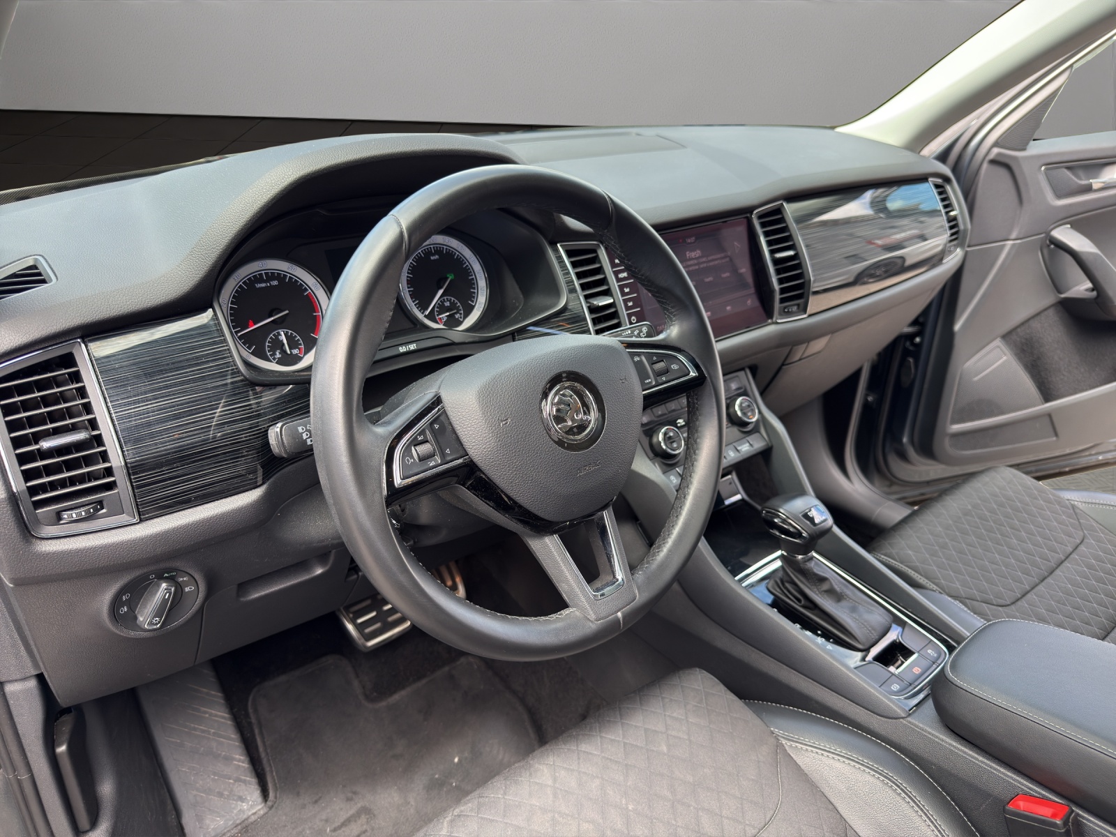 SKODA Kodiaq 2.0 TSI 4x4 Style-image-9