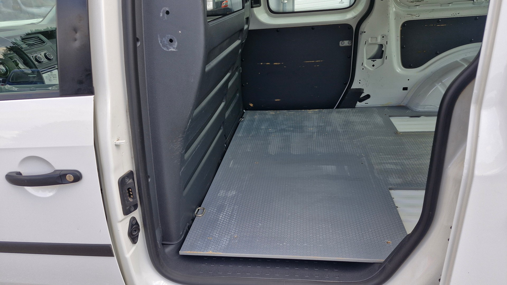 VW Caddy Maxi Kaw. 2.0 TDI 122 BMT 4motion-image-12