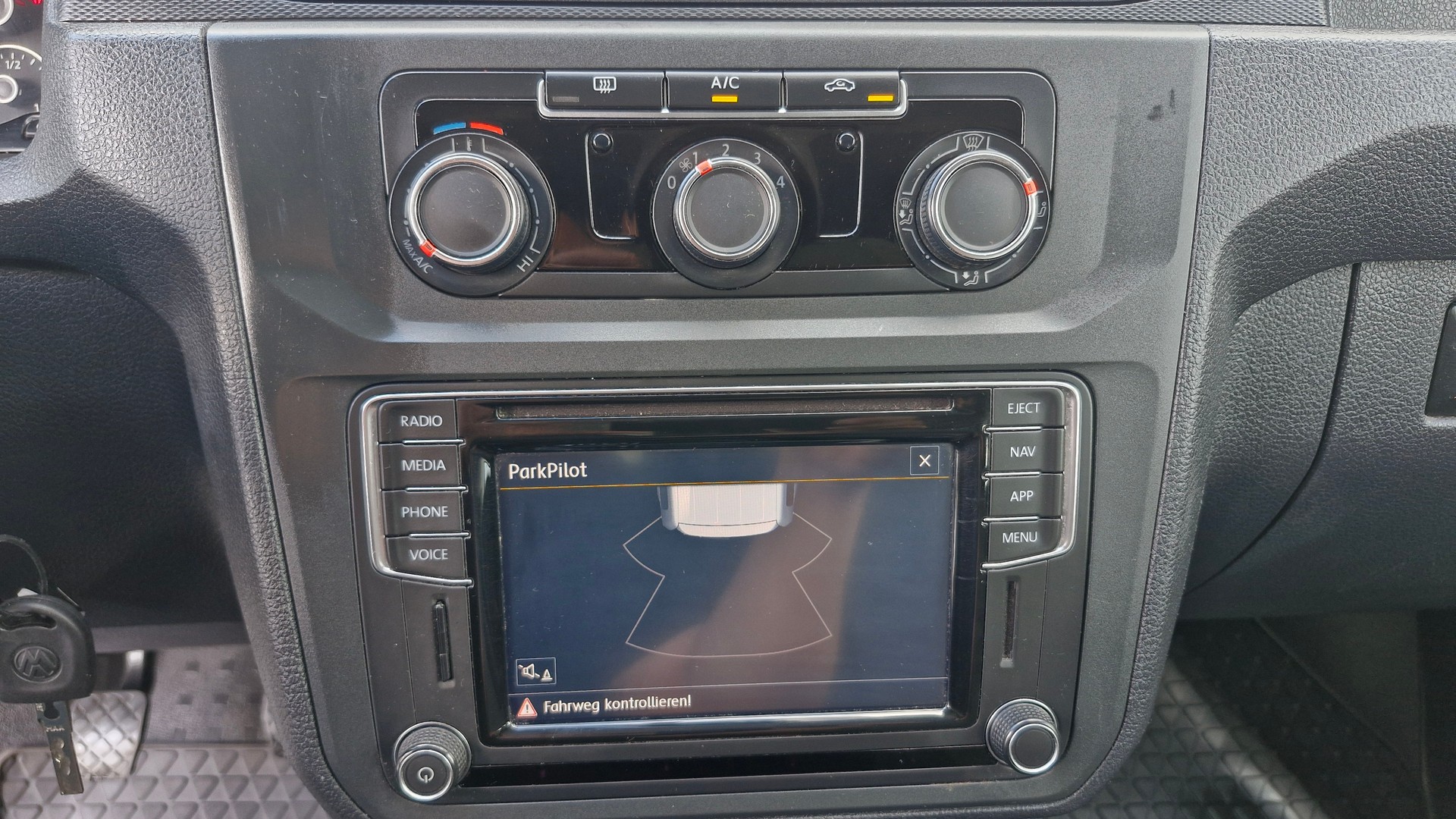 VW Caddy Maxi Kaw. 2.0 TDI 122 BMT 4motion-image-9