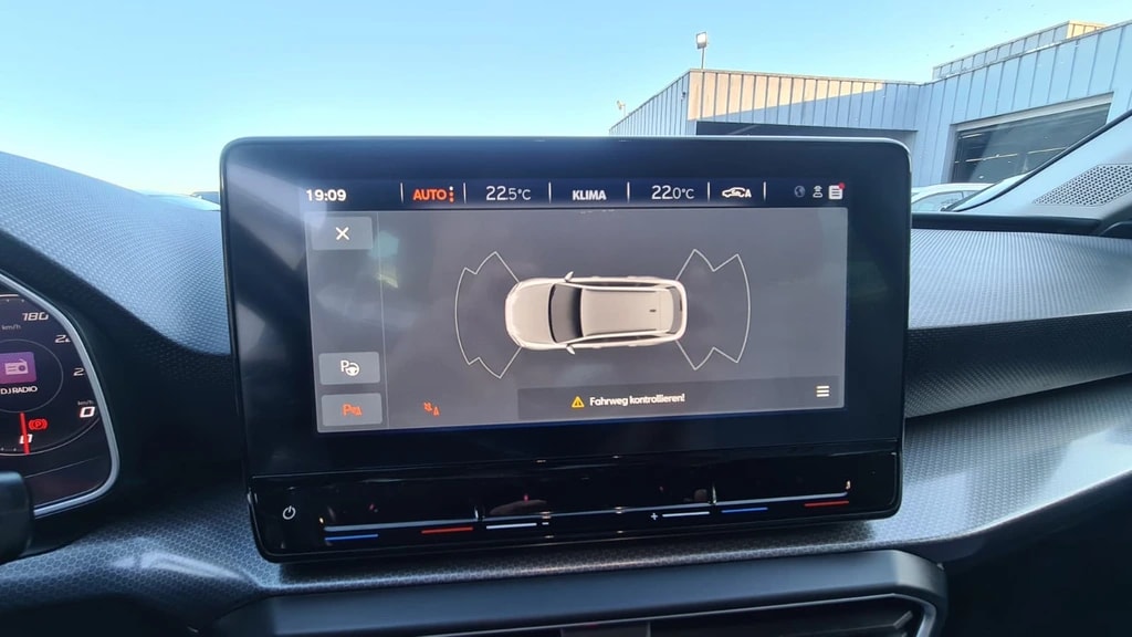 SEAT Leon ST 2.0 TDI EVO DSG Style ** Full Digital Cockpit ** Parklehnassistanz **Gr.Navi ** Parkhilfe ** Modell 2021 ** Ab MFK-image-10