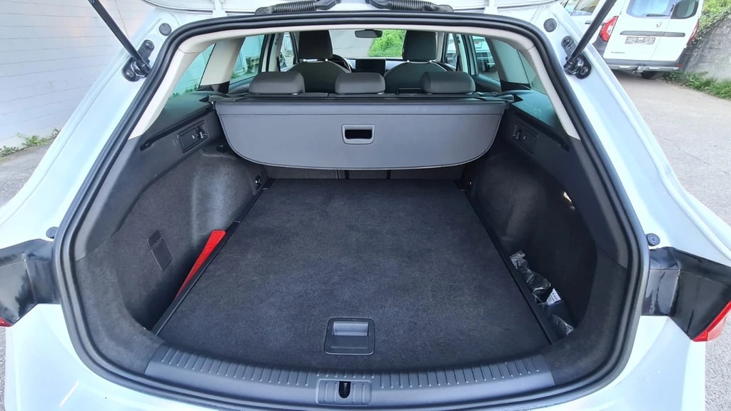 SEAT Leon ST 2.0 TDI EVO DSG Style ** Full Digital Cockpit ** Parklehnassistanz **Gr.Navi ** Parkhilfe ** Modell 2021 ** Ab MFK-image-7