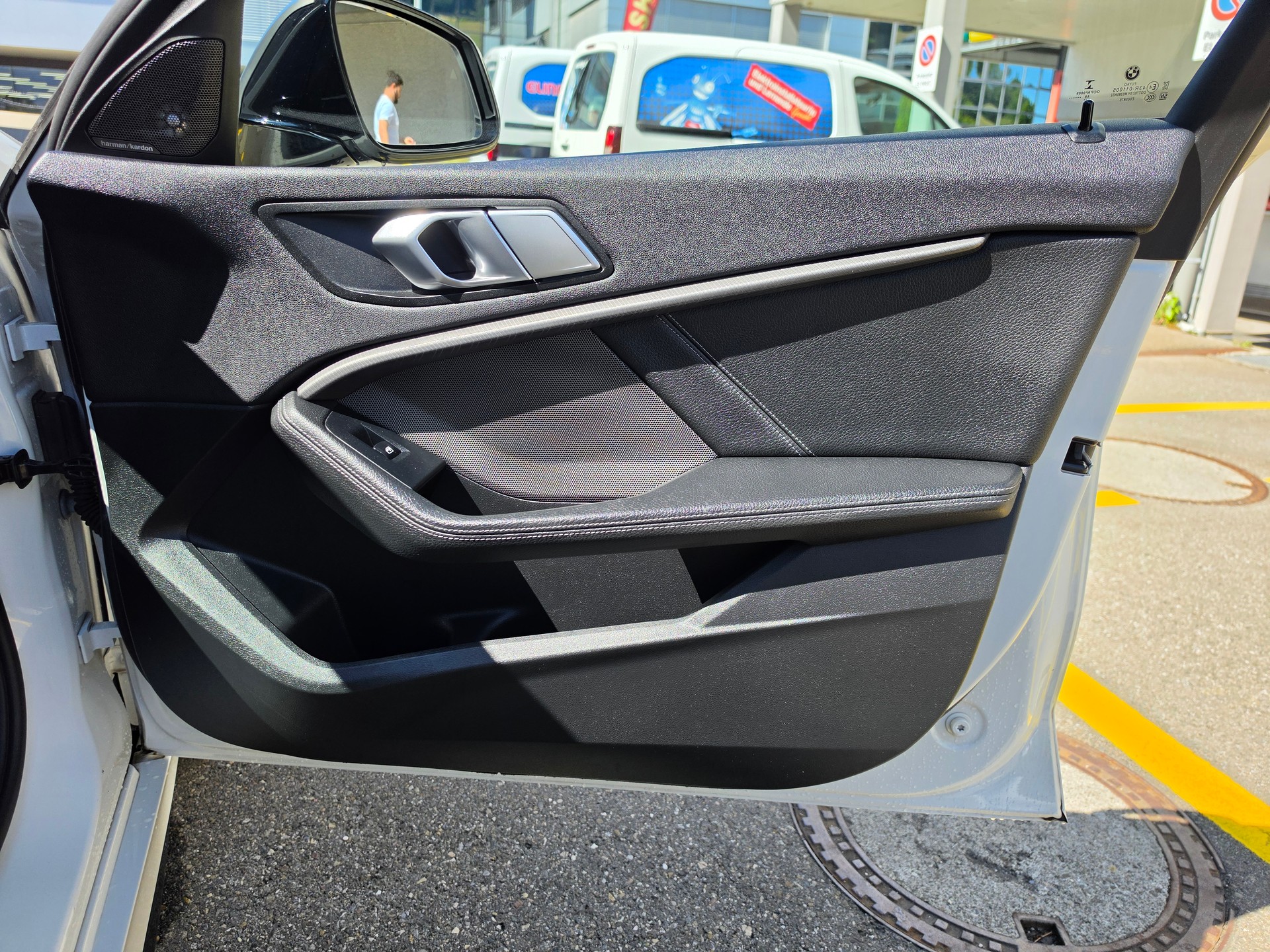 BMW M135i xDrive Steptronic-image-21
