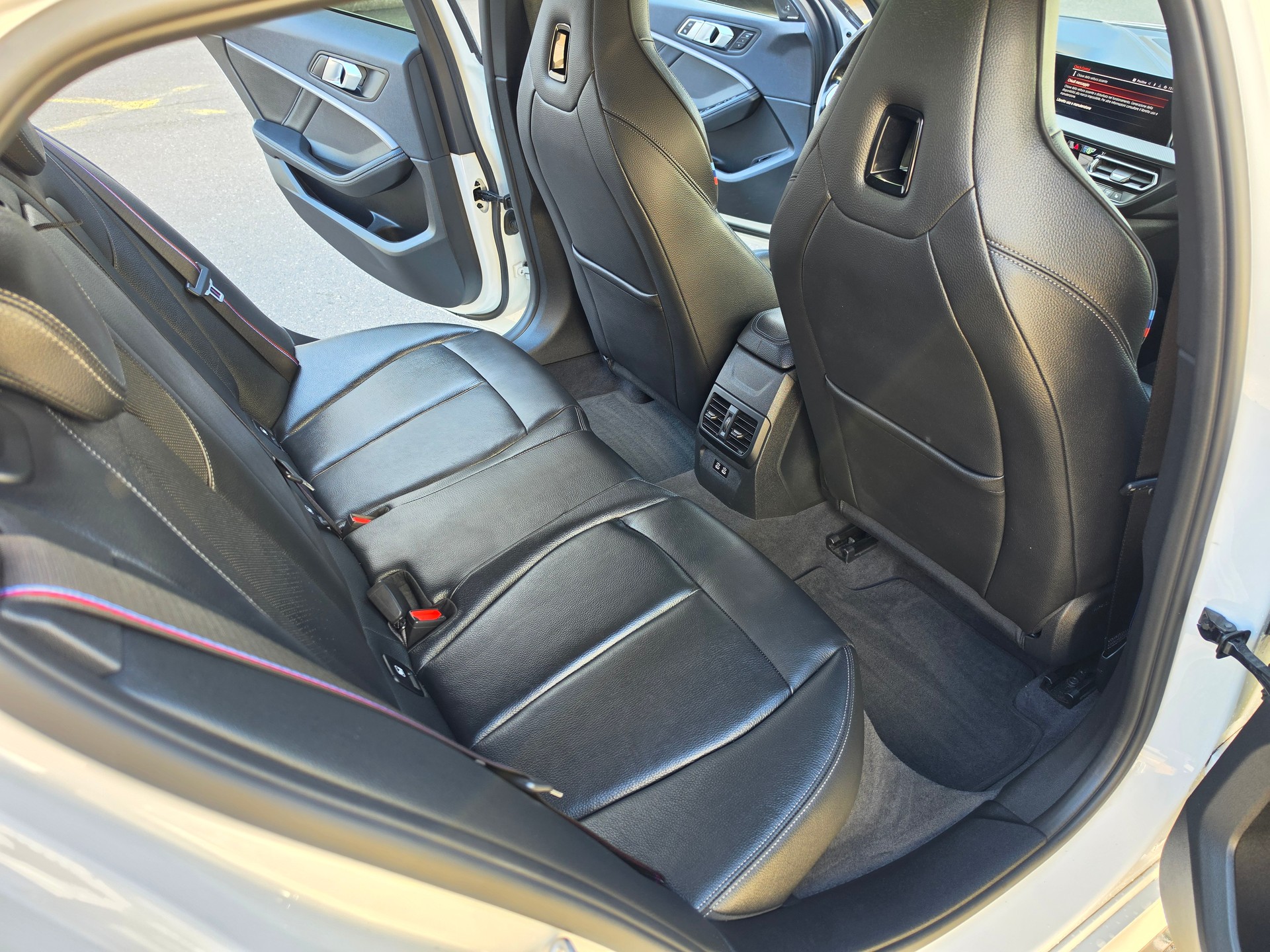 BMW M135i xDrive Steptronic-image-16