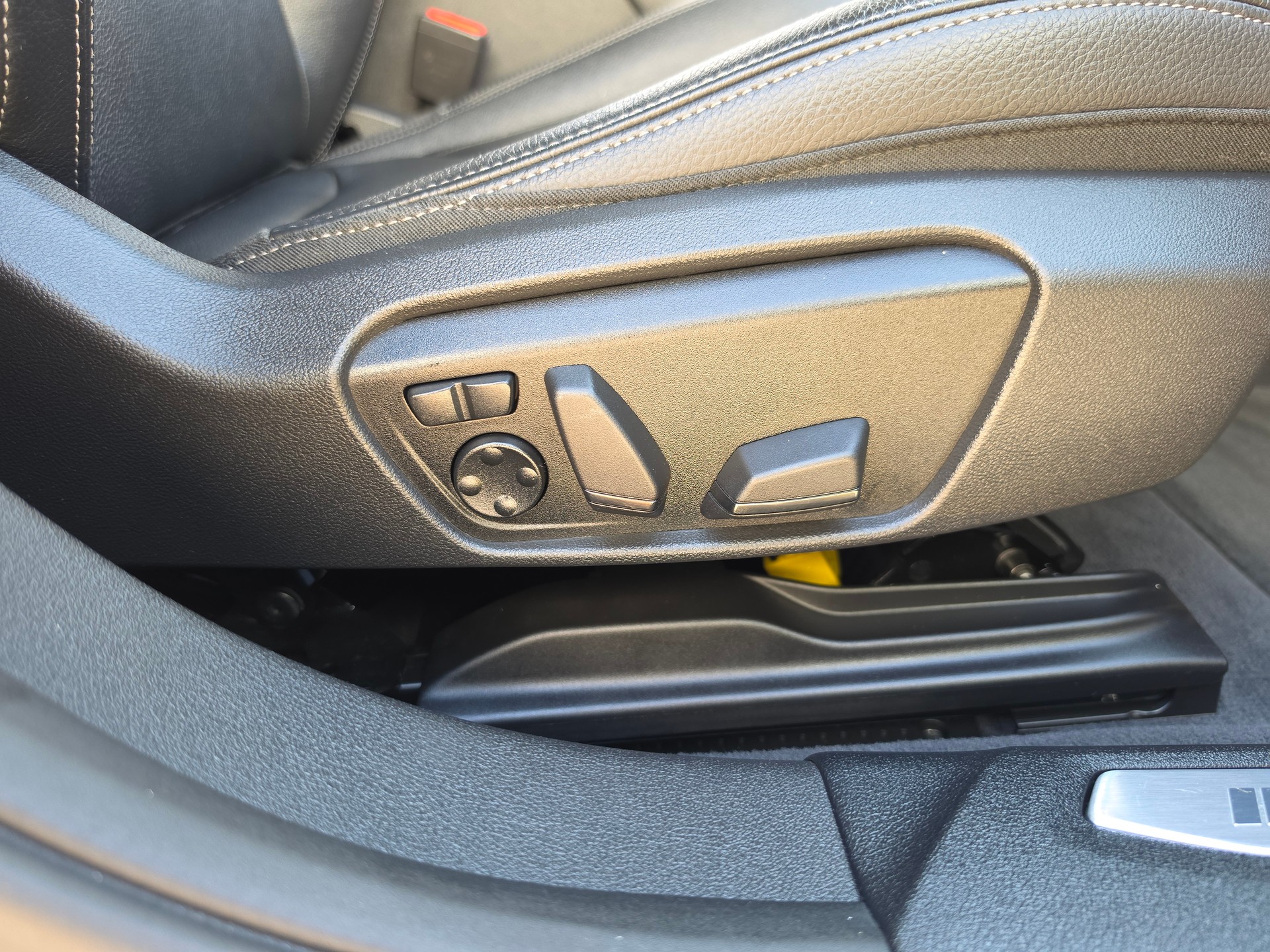 BMW M135i xDrive Steptronic-image-20