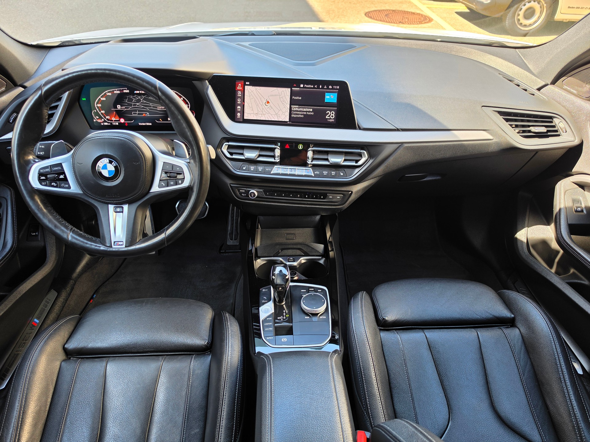BMW M135i xDrive Steptronic-image-23