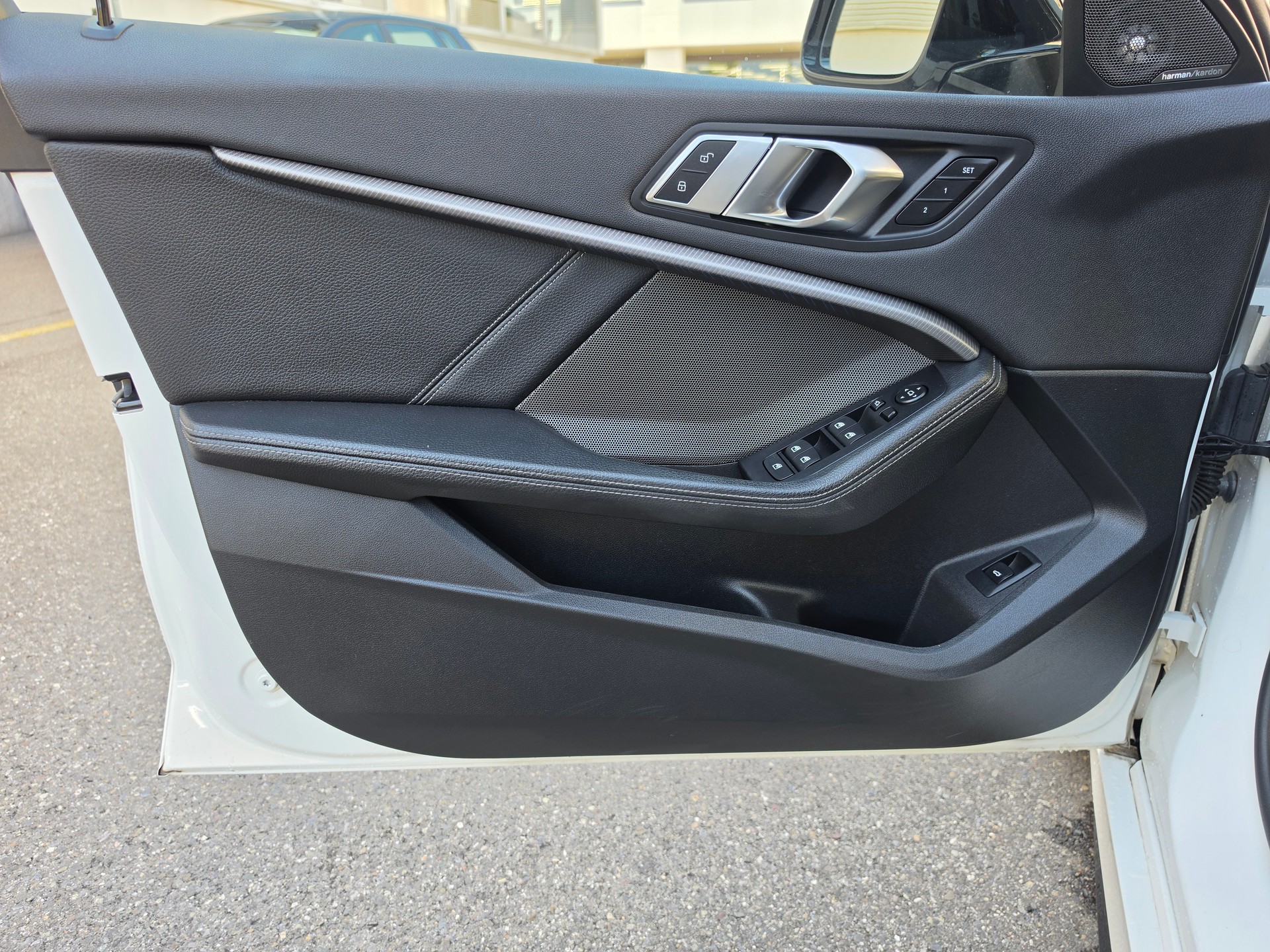 BMW M135i xDrive Steptronic-image-11