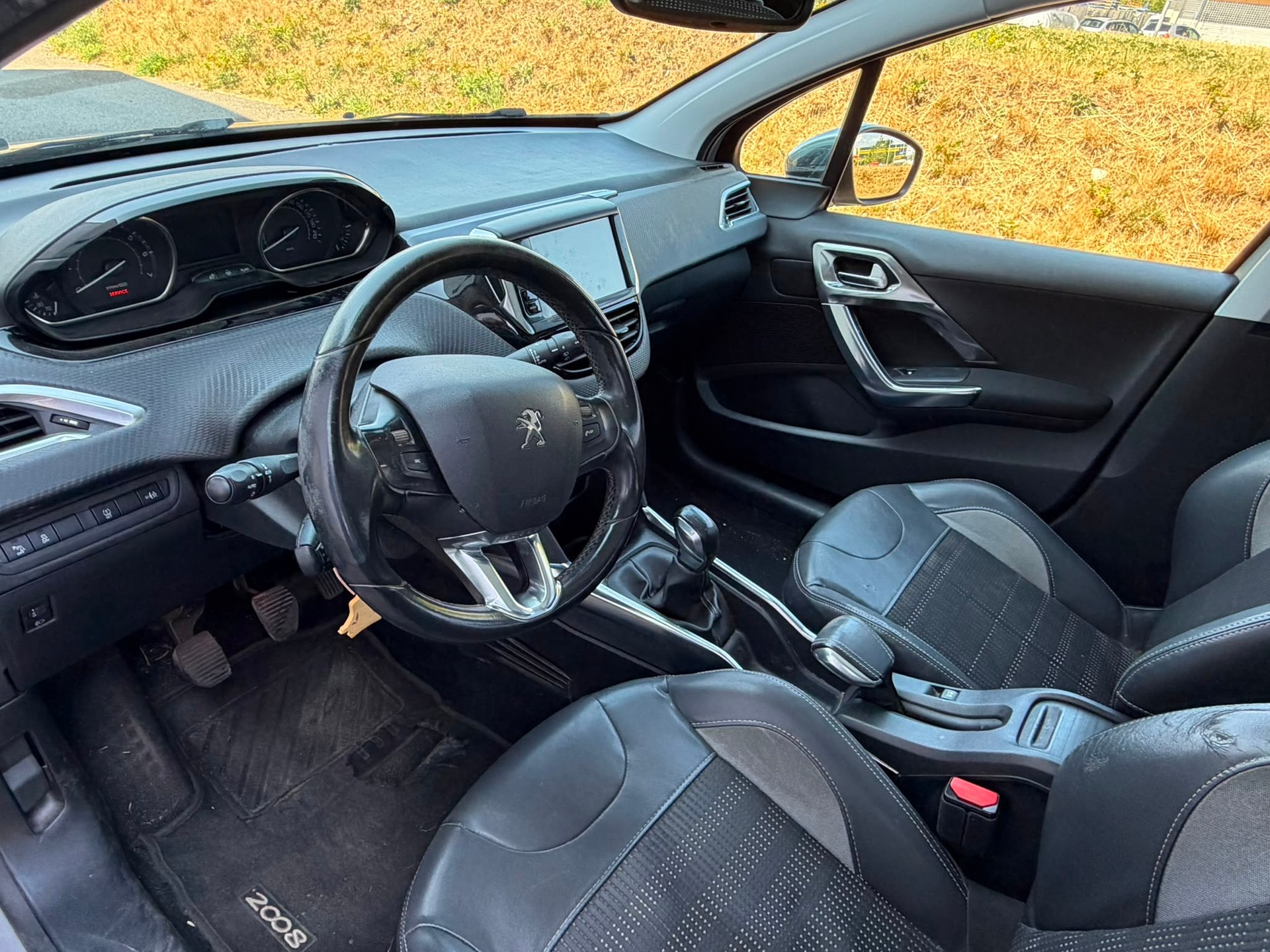 PEUGEOT 2008 1.6 VTI Allure-image-7