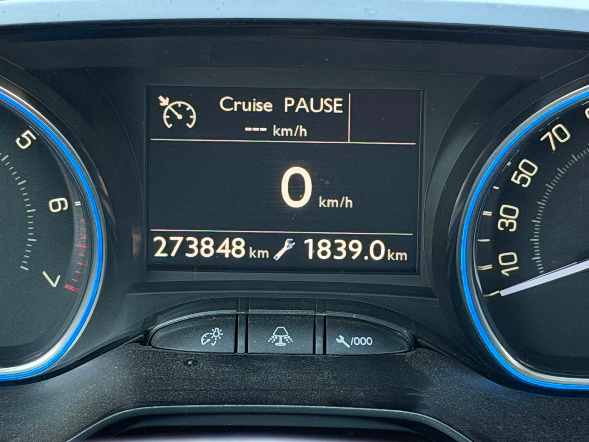 PEUGEOT 2008 1.6 VTI Allure-image-11