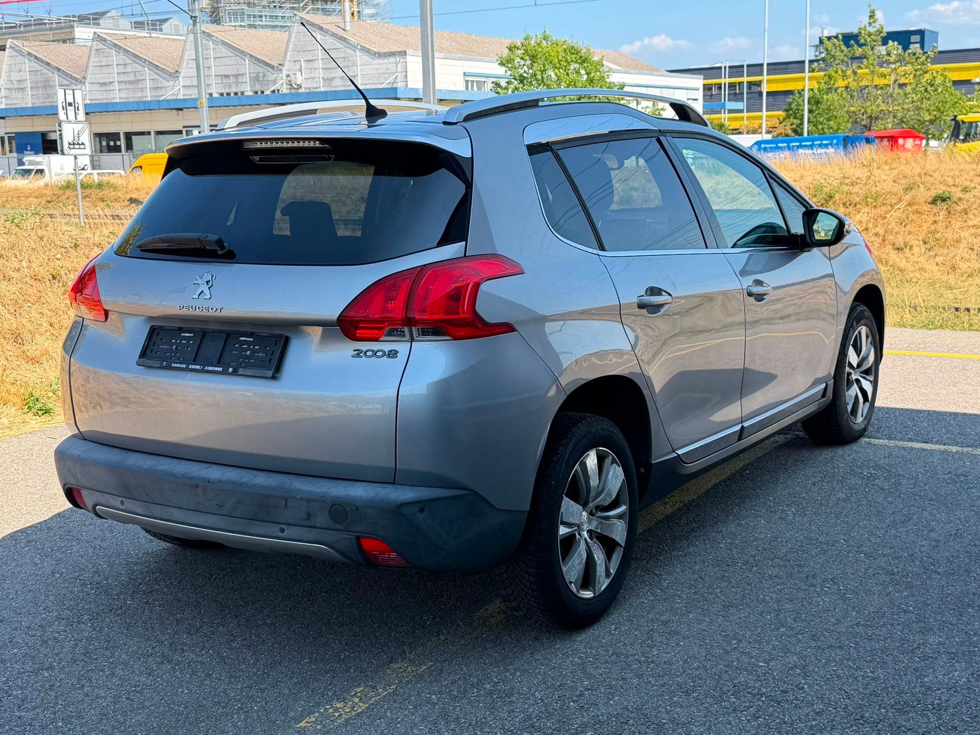 PEUGEOT 2008 1.6 VTI Allure-image-5