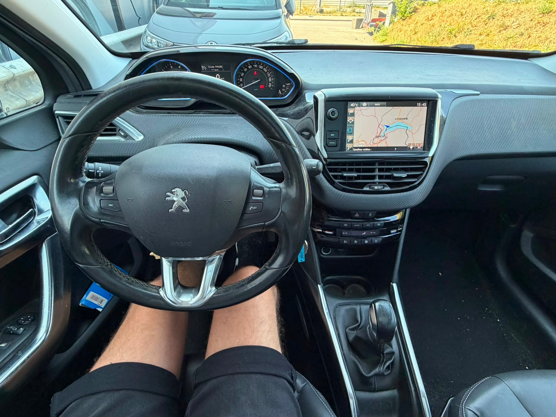 PEUGEOT 2008 1.6 VTI Allure-image-12