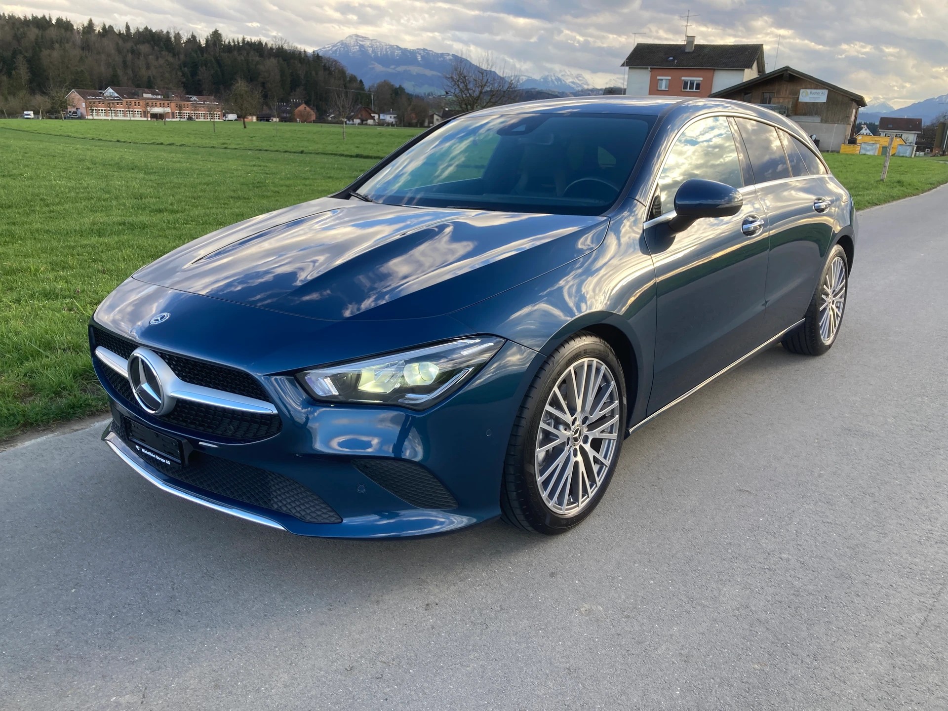 MERCEDES-BENZ CLA Shooting Brake 200 7G-DCT-image-0