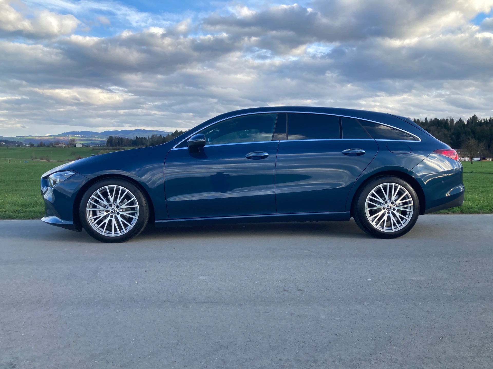 MERCEDES-BENZ CLA Shooting Brake 200 7G-DCT-image-4