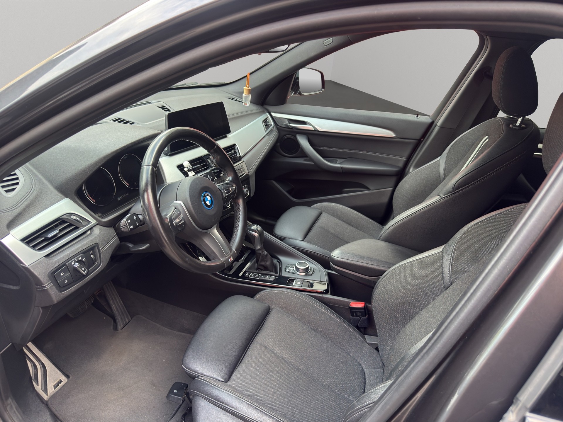 BMW X1 xDrive 25e M Sport Steptronic-image-8