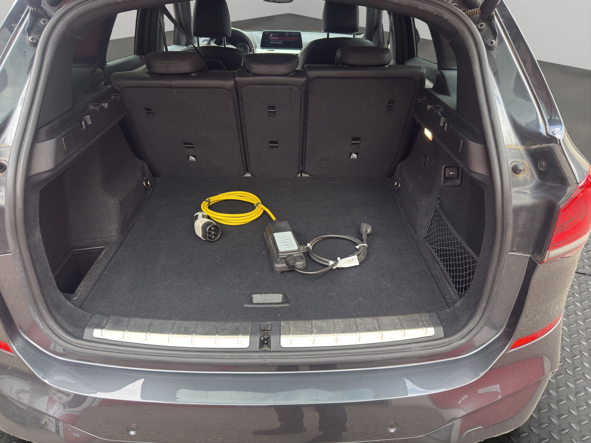 BMW X1 xDrive 25e M Sport Steptronic-image-13