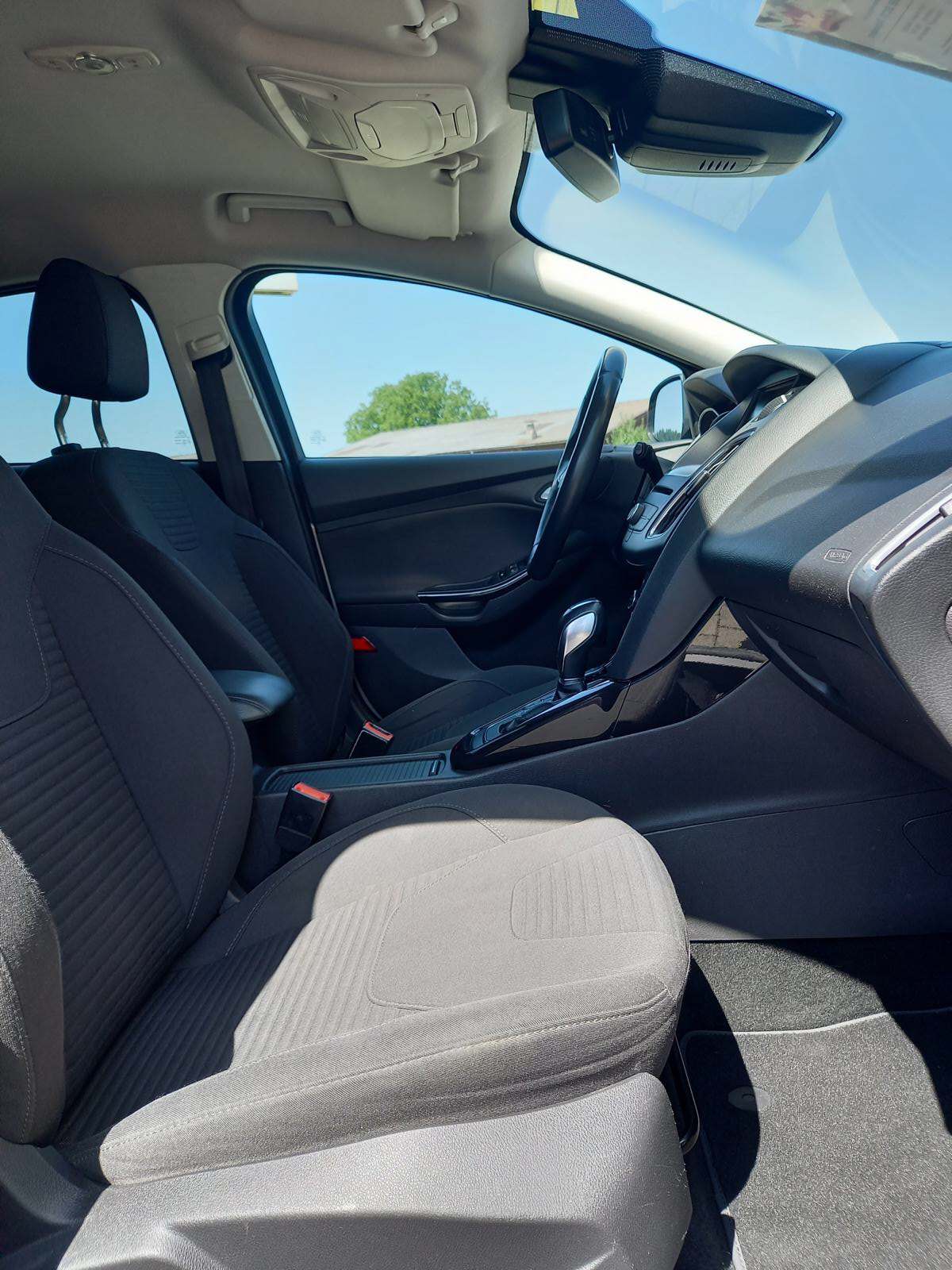 FORD Focus 1.5 SCTi Titanium Automatic-image-10