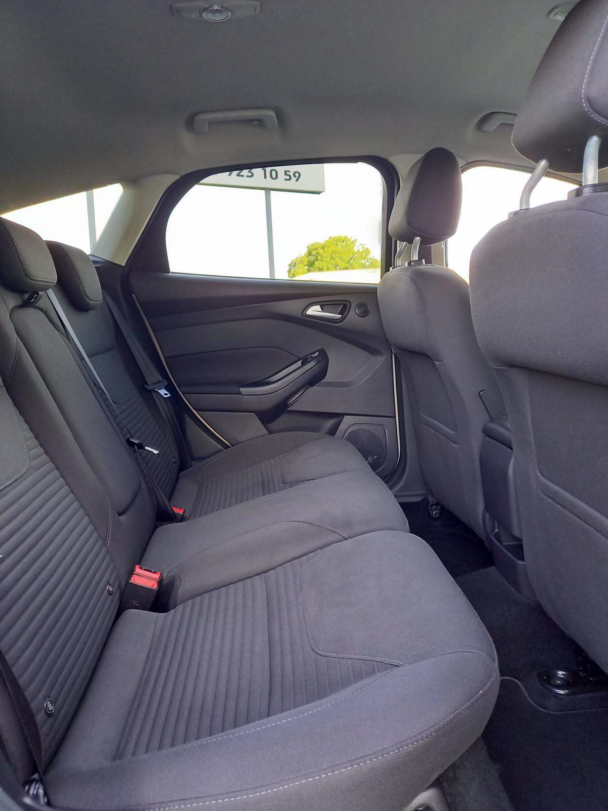 FORD Focus 1.5 SCTi Titanium Automatic-image-11