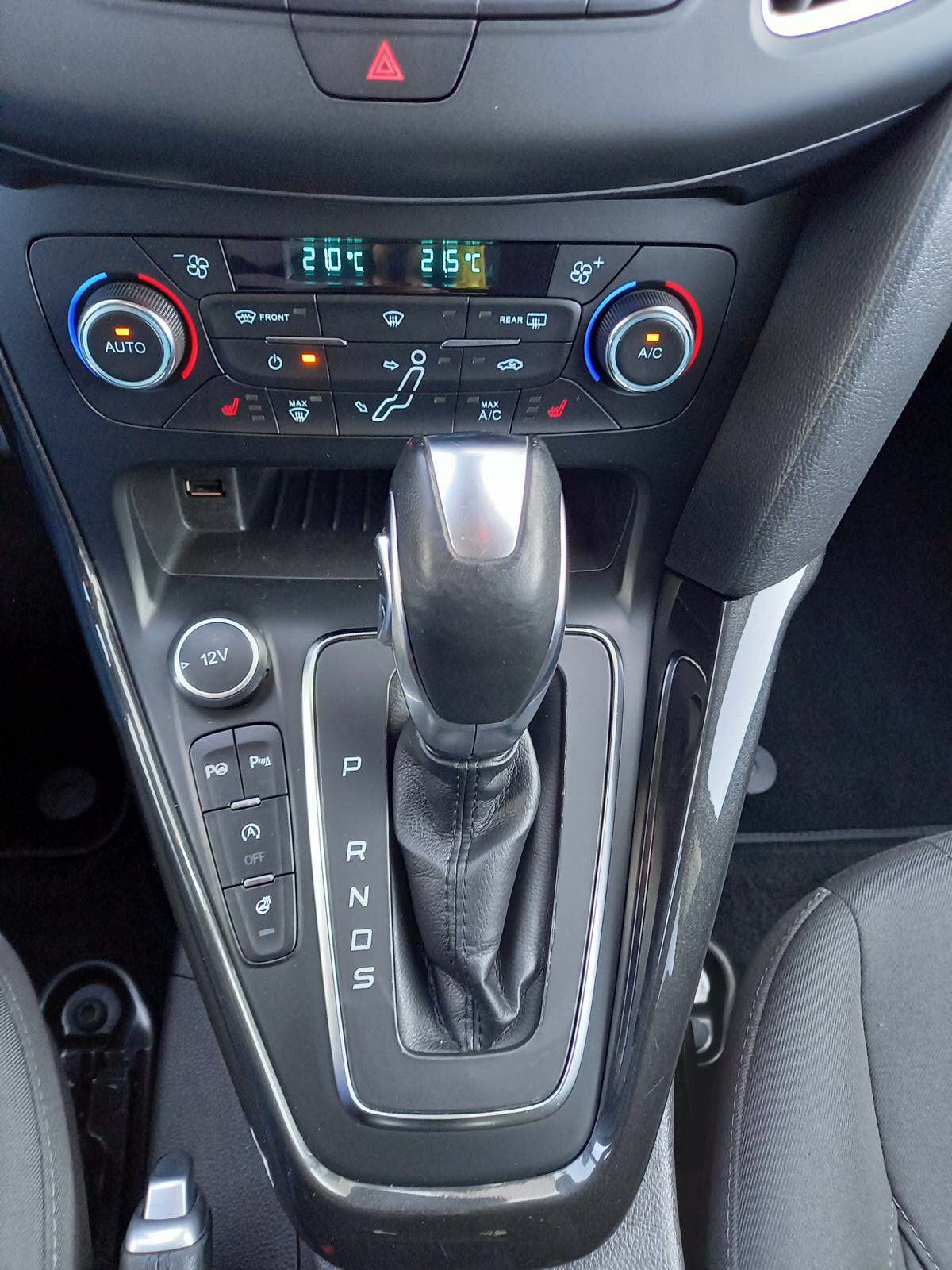 FORD Focus 1.5 SCTi Titanium Automatic-image-8