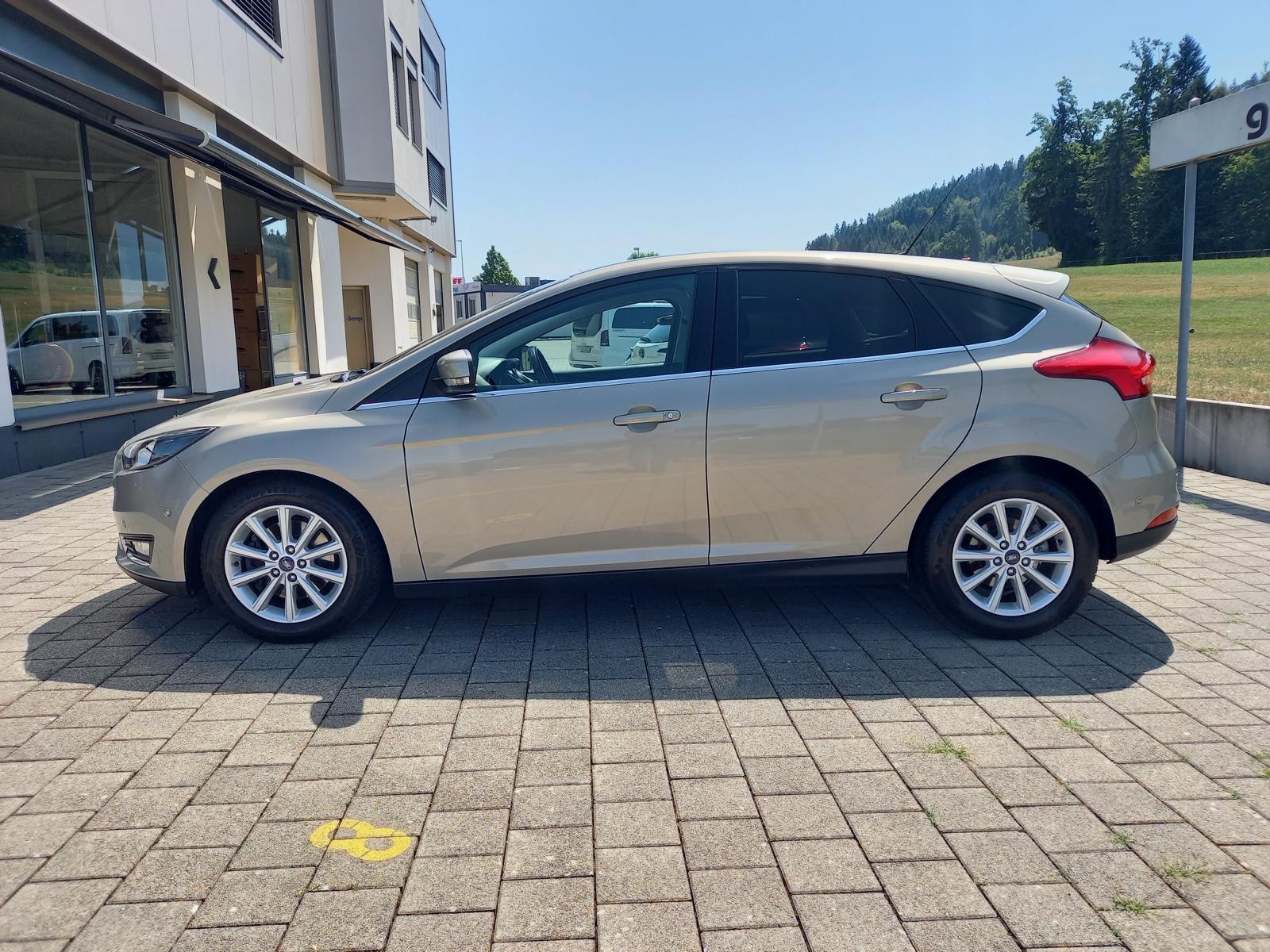 FORD Focus 1.5 SCTi Titanium Automatic-image-2