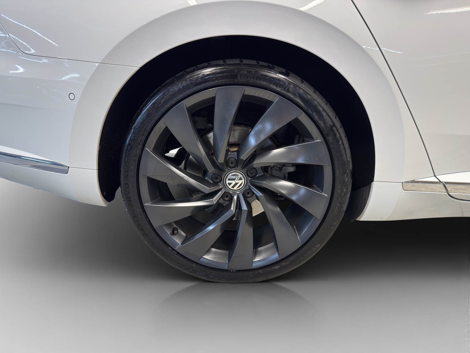 VW Arteon 2.0 TSI BMT R-Line 4Motion DSG-image-13